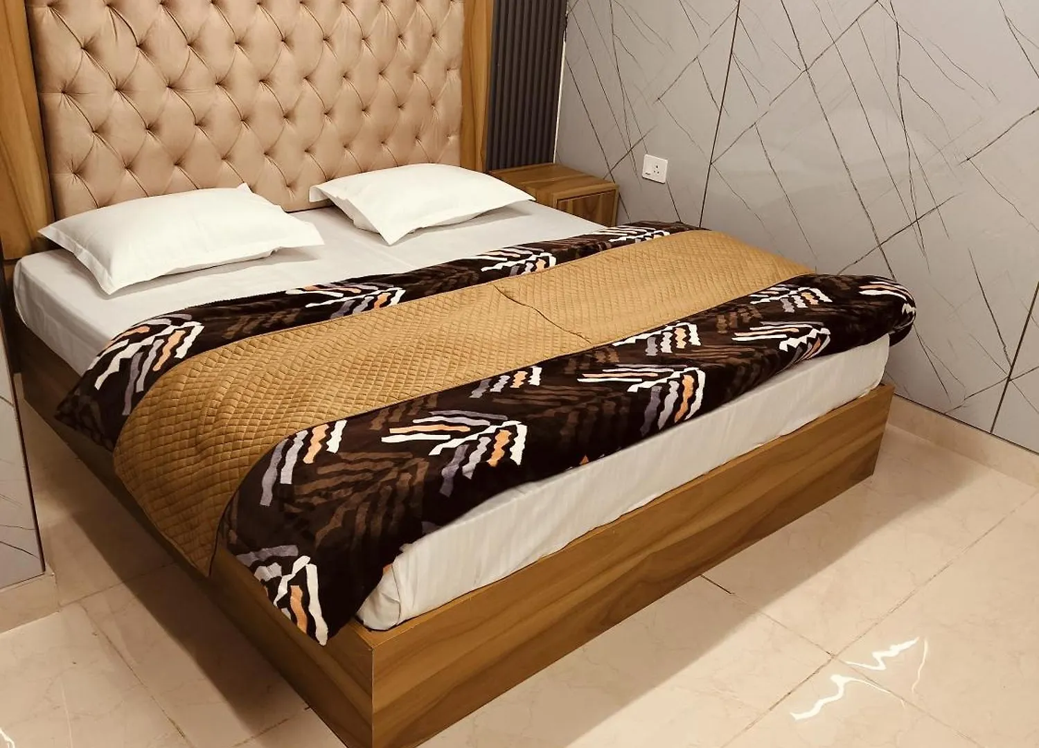 Madan Kunj B & B Mall Road Σίμλα 0*,