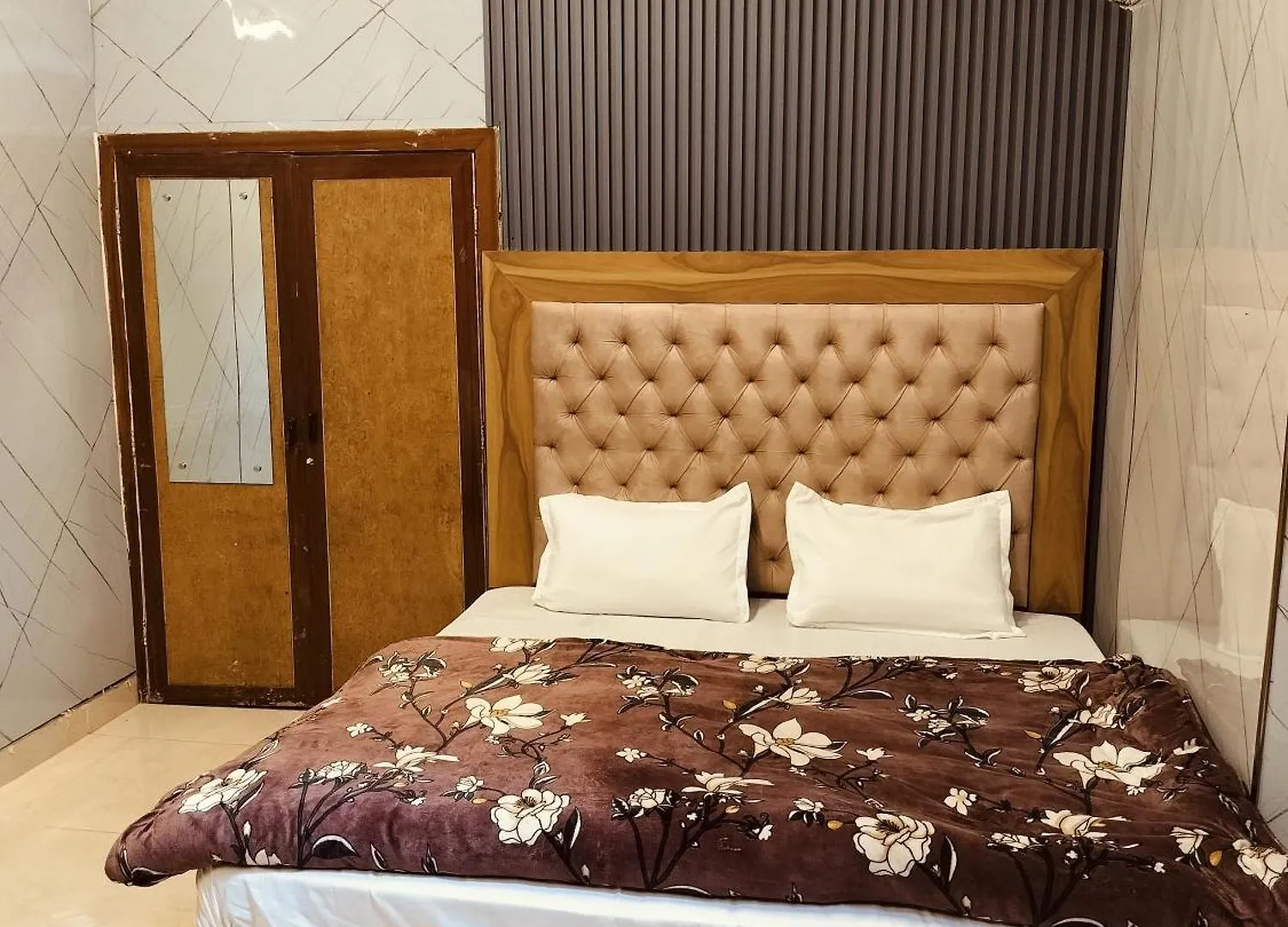 Madan Kunj B & B Mall Road Σίμλα Bed and Breakfast